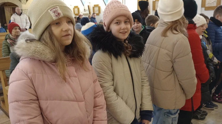Z wałbrzyskiej kolegiaty zabrali dzieci do Kudowy-Zdroju