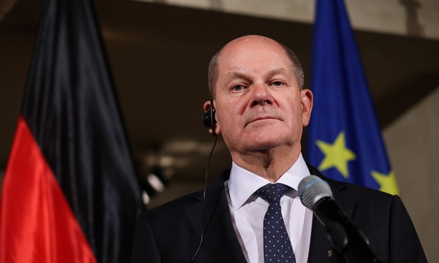 Politico o reparacjach: Rząd Scholza musi liczyć się z polskimi pretensjami