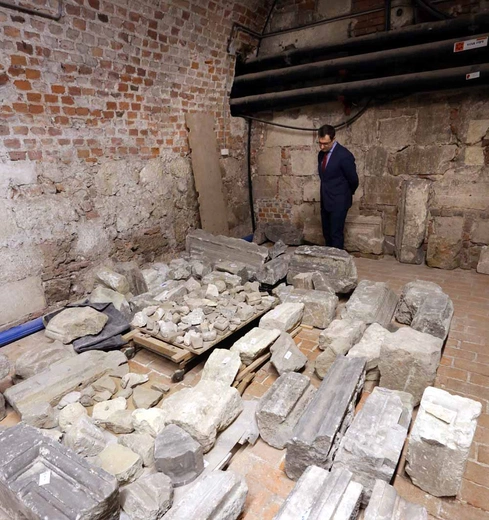 Odnowią piwnice wawelskie