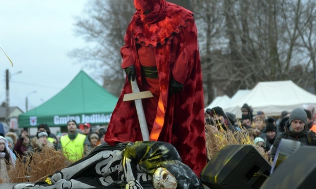 Zanim kat ściął Śmierć, wygłosił mowę nawołującą rodziców do rzetelnego i bogobojnego wychowania młodych.