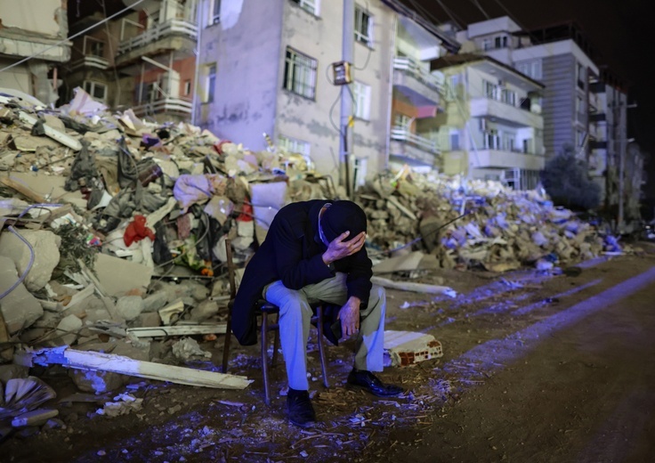 Turcja: W poniedziałek znów zatrzęsła się ziemia, są ofiary