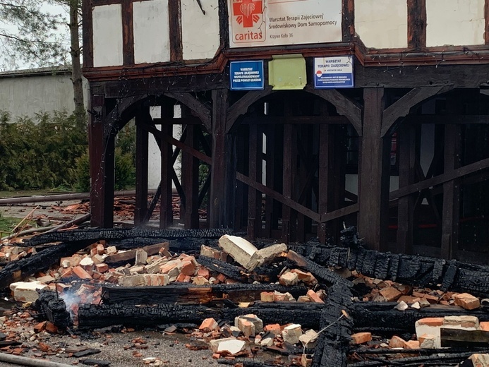 Pożar zniszczył siedzibę warszatów terapii zajęciowej Caritas AG