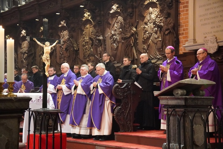 Środa Popielcowa w katedrze wrocławskiej