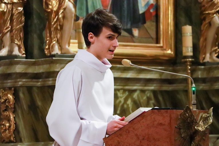 Środa Popielcowa w łowickiej katedrze