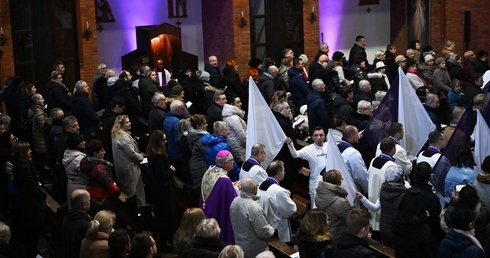 Pokuta i uwielbienie. Nietypowe nabożeństwo popielcowe w Koszalinie