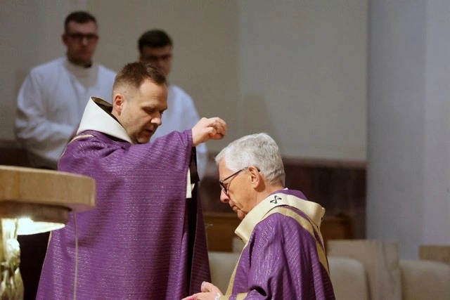 Ojciec Piotr Hensel w Środę Popielcową: Myśl o Bogu, nie o sobie