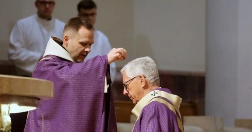 Ojciec Piotr Hensel w Środę Popielcową: Myśl o Bogu, nie o sobie