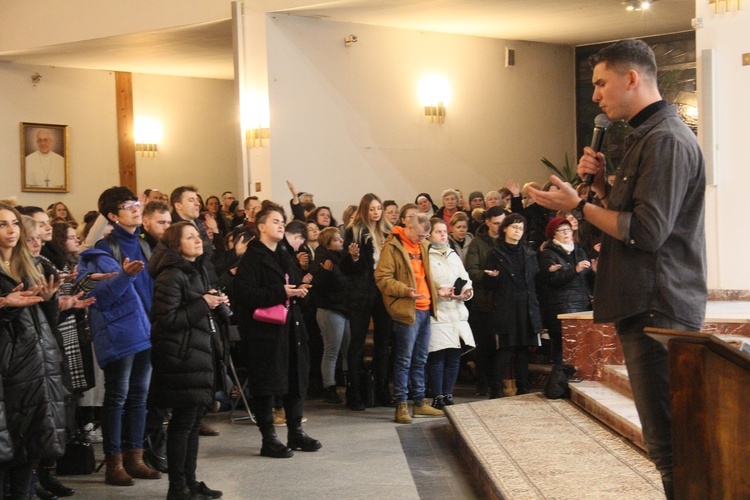 Modlitwa o uzdrowienie z udziałem Marcina Zielińskiego na Poczekajce