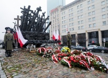 Odsłonięto nowy element pomnika Poległym i Pomordowanym na Wschodzie