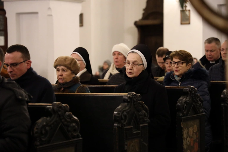 Modlitwa za zranionych w Kościele