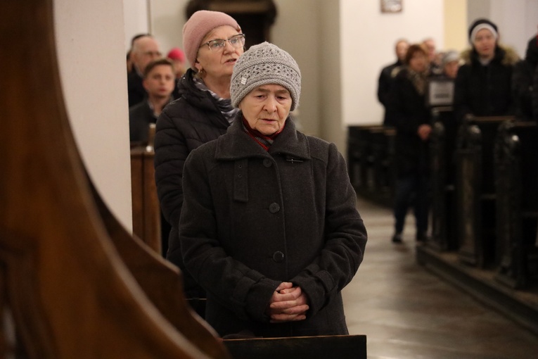 Modlitwa za zranionych w Kościele