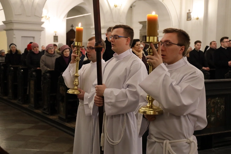Modlitwa za zranionych w Kościele
