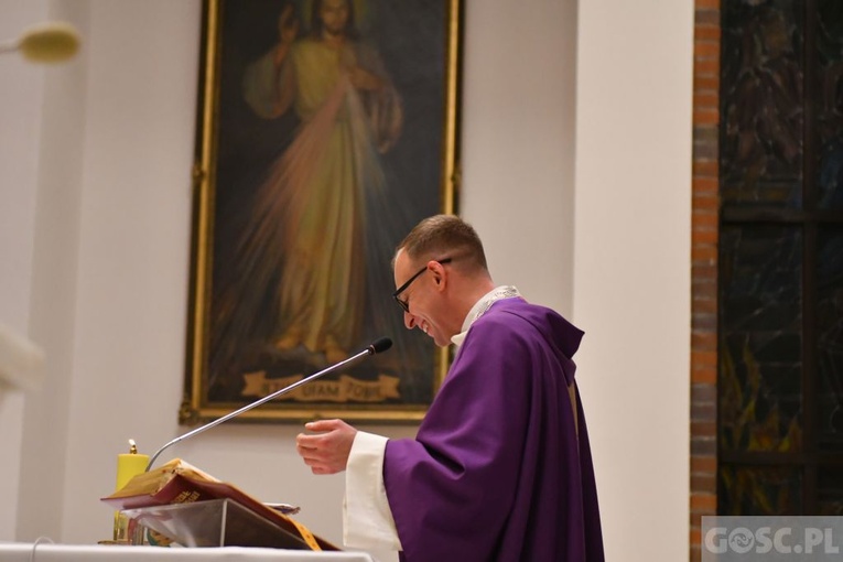 Rekolekcje dla parafialnych zespołów Caritas w Głogowie