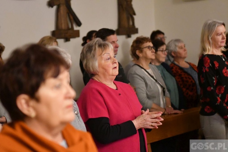 Rekolekcje dla parafialnych zespołów Caritas w Głogowie