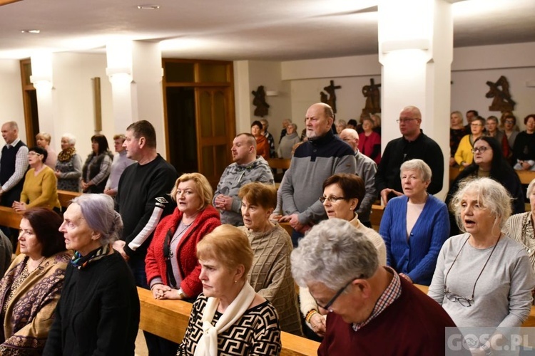 Rekolekcje dla parafialnych zespołów Caritas w Głogowie