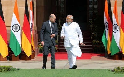 Kanclerz Scholz składa wizytę w Indiach