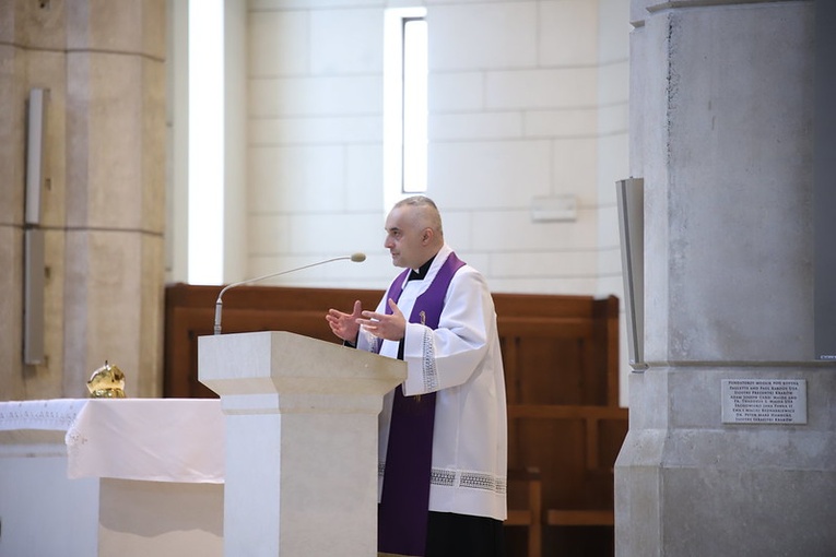 Pokutna pielgrzymka kapłanów do sanktuarium św. Jana Pawła II