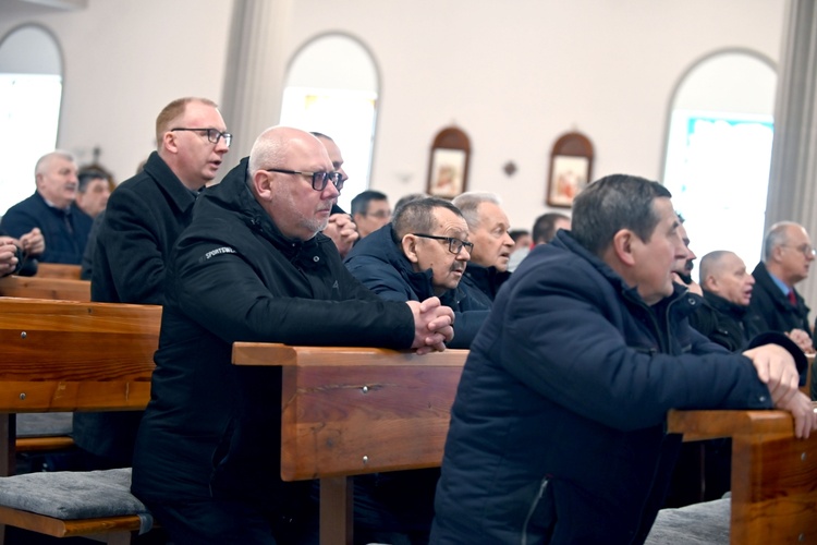 Kłodzko. Wielkopostny dzień skupienia dla nadzwyczajnych szafarzy Komunii Świętej