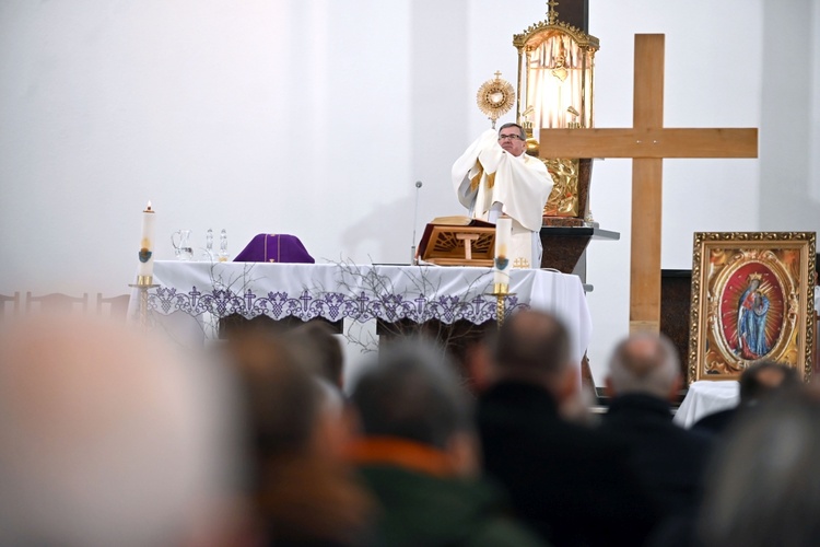 Kłodzko. Wielkopostny dzień skupienia dla nadzwyczajnych szafarzy Komunii Świętej