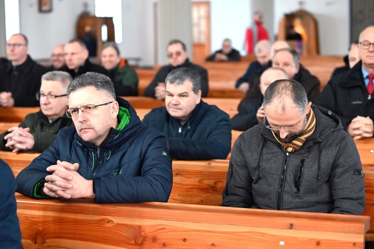 Kłodzko. Wielkopostny dzień skupienia dla nadzwyczajnych szafarzy Komunii Świętej