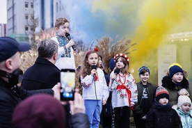 Ukraińskie dzieci zaśpiewały swój hymn narodowy. 