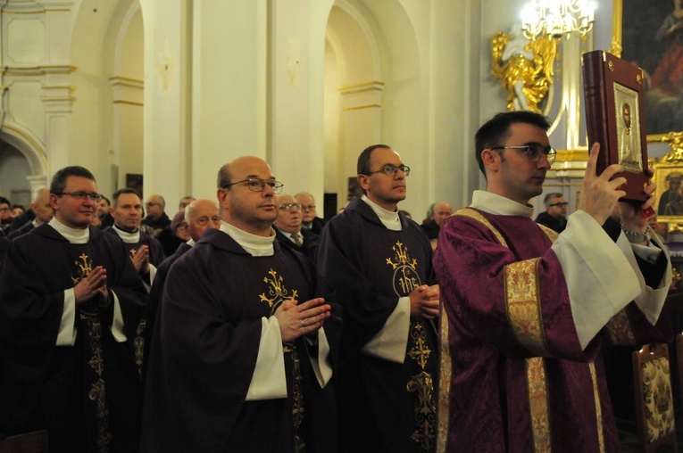 Alumni przyjęli posługę lektoratu