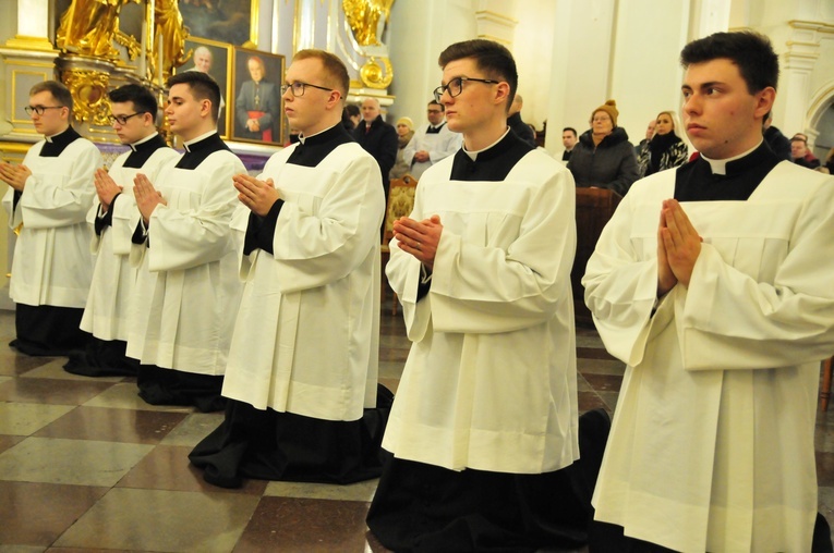 Alumni przyjęli posługę lektoratu