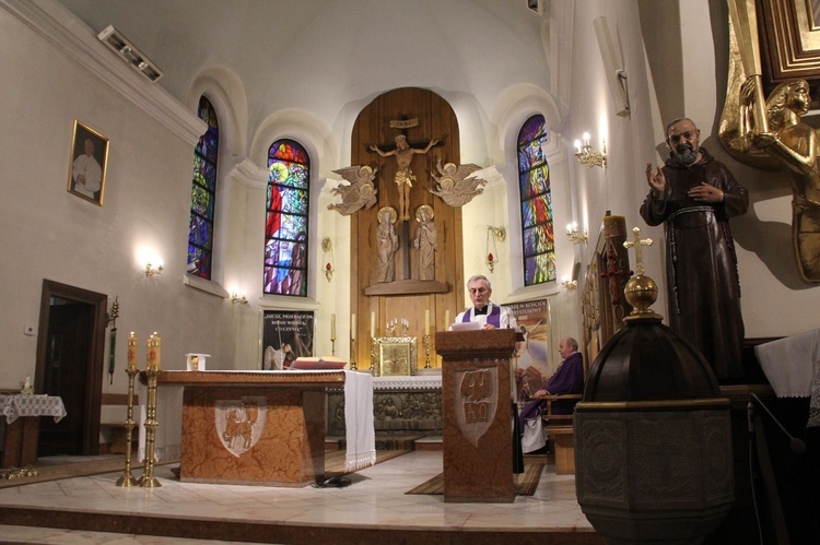 Iwkowa. Wprowadzenie relikwii św. Andrzeja Boboli