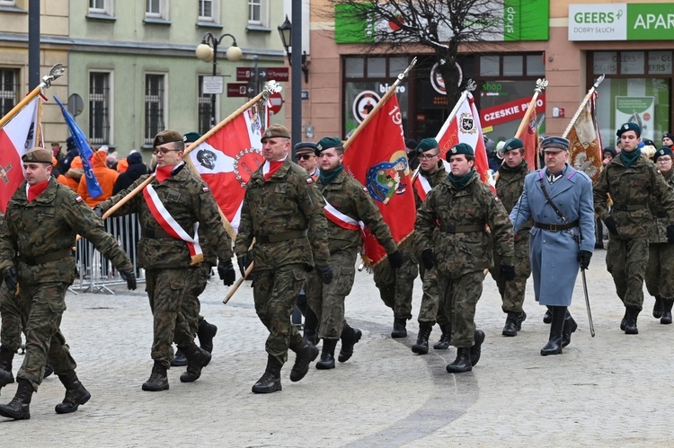 Dzierżoniów. Msza św. i uroczysta przysięga Wojsk Obrony Terytorialnej (WOT)