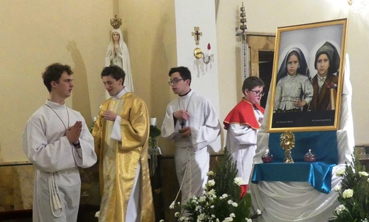 Relikwie świętych dzieci z Fatimy dotarły do bielskiej Wapienicy 