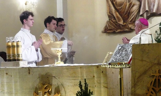 Relikwie świętych dzieci z Fatimy dotarły do bielskiej Wapienicy 
