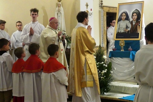 Relikwie świętych dzieci z Fatimy dotarły do bielskiej Wapienicy 