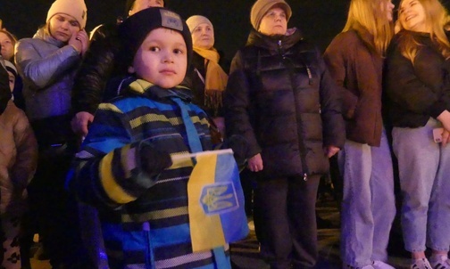 Ekumeniczna modlitwa o pokój w Ukrainie na Rynku bielskiej starówki.