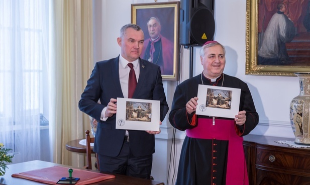 Wspólny znaczek Polski i Watykanu na 550. rocznicę urodzin Mikołaja Kopernika. Nuncjatura zapowiada kolejne wydawnictwa kolekcjonerskie