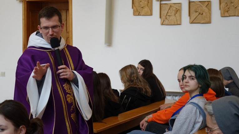 Pieszyce. Salezjanki chcą być "w kontakcie" z młodzieżą