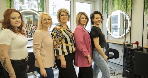 Charytatywne cięcie i upinanie