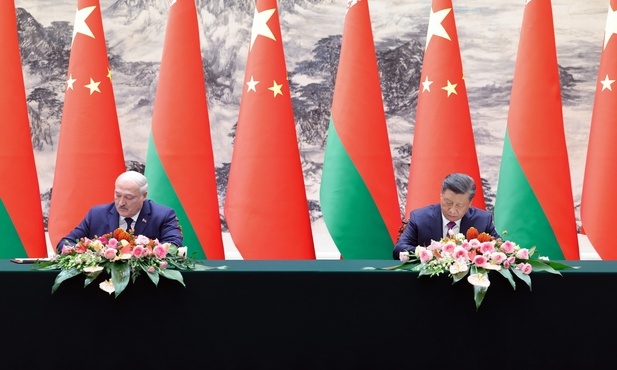 ISW: Przywódcy Białorusi i Chin podpisali dokumenty pozwalające na omijanie sankcji nałożonych na Rosję