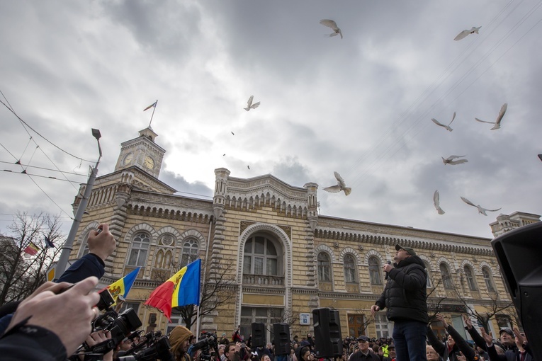Premier Mołdawii: za protestami w Kiszyniowie stoją grupy przestępcze opłacane przez Kreml