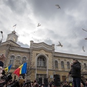 Premier Mołdawii: za protestami w Kiszyniowie stoją grupy przestępcze opłacane przez Kreml