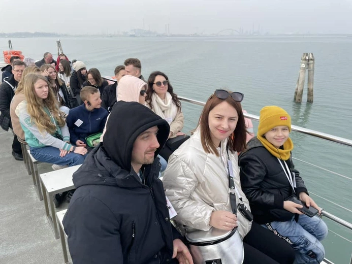 Świebodzice. Zabrali służbę liturgiczną na spotkanie z papieżem