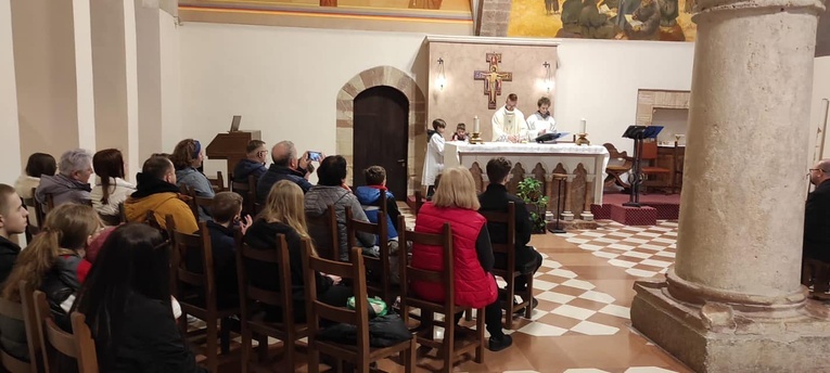 Świebodzice. Zabrali służbę liturgiczną na spotkanie z papieżem