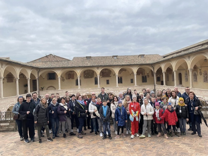 Świebodzice. Zabrali służbę liturgiczną na spotkanie z papieżem