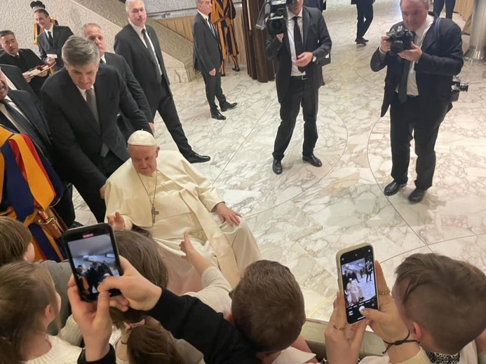 Świebodzice. Zabrali służbę liturgiczną na spotkanie z papieżem