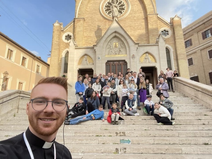 Świebodzice. Zabrali służbę liturgiczną na spotkanie z papieżem
