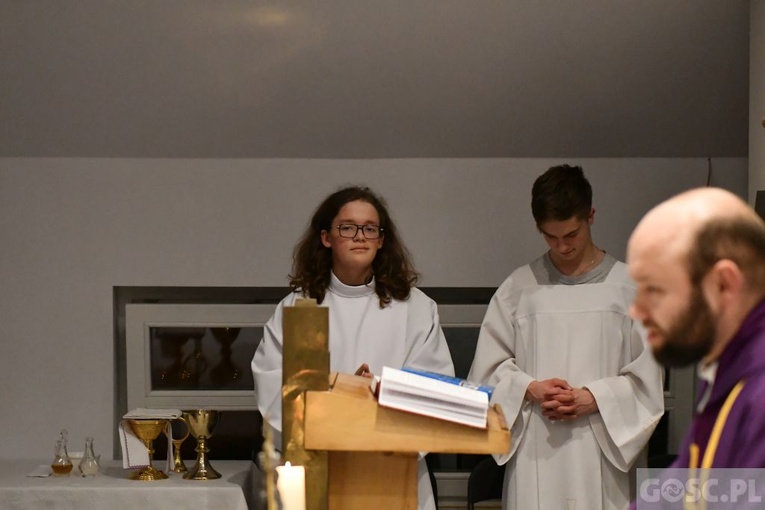 "Bohaterowie Boga" w Domu Młodych