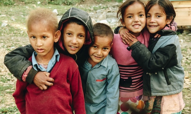 449 mln dzieci żyje w strefach konfliktów zbrojnych