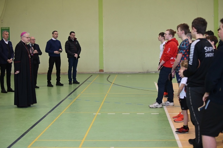 Jedlina-Zdrój. Zawody służby liturgicznej w tenisa stołowego i w szachach