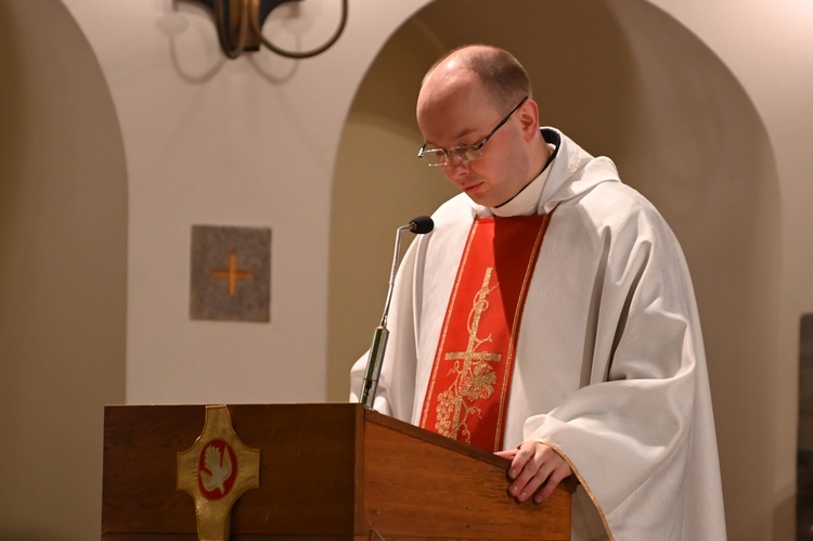 Jedlina-Zdrój. Zawody służby liturgicznej w tenisa stołowego i w szachach