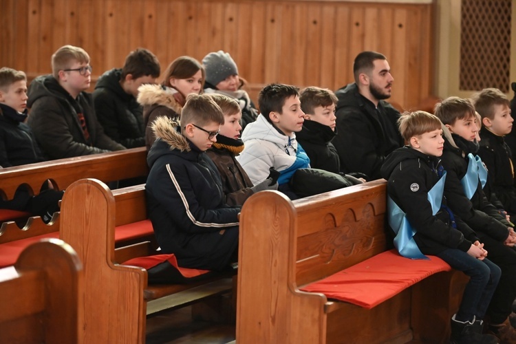 Jedlina-Zdrój. Zawody służby liturgicznej w tenisa stołowego i w szachach