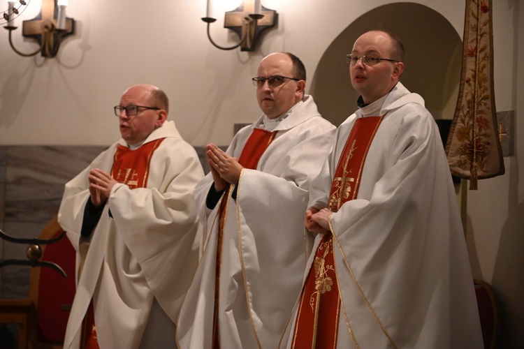 Jedlina-Zdrój. Zawody służby liturgicznej w tenisa stołowego i w szachach